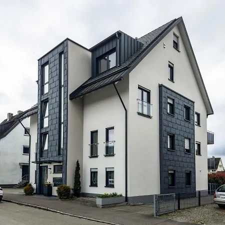 Star - Vogelhaus * Friedrichshafen